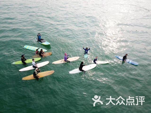 世界冠军示范!乒乓球拍粘贴过程