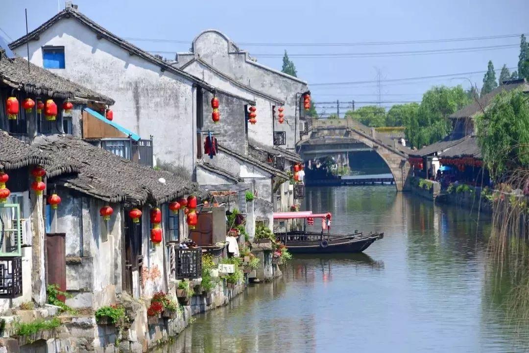 省人大常委会调研组在昆明调研时提出：坚定不移抓产业抓招商抓项目抓营商环境建设 奋力推动经济高质量发展