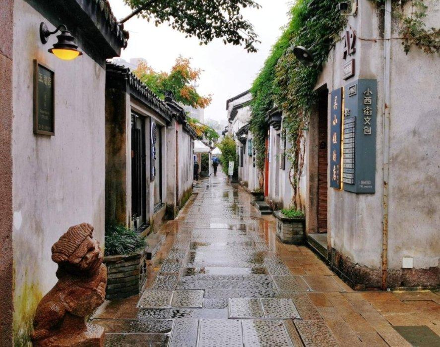 宿舍有哪些省钱且热一下就能吃的半成品食物可以推荐？游戏画面