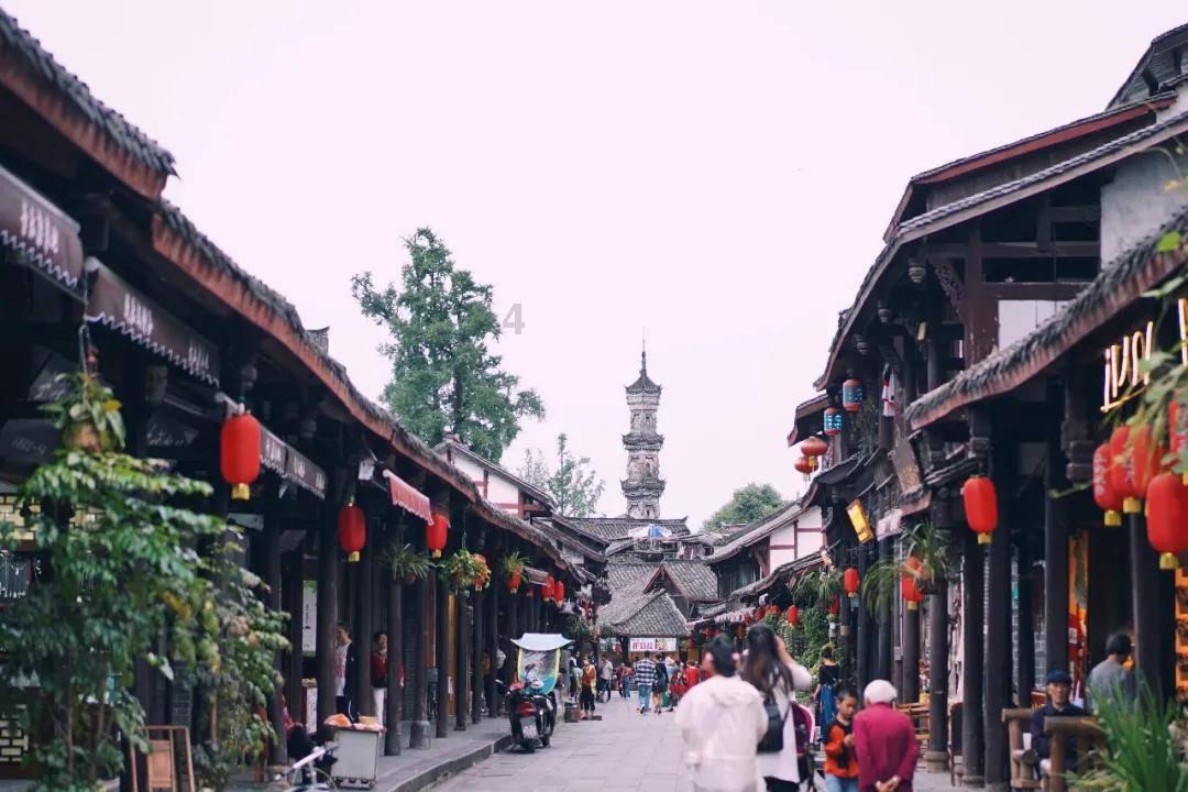 昨天照的照片，为什么出现在朋友圈九月份的说说？游戏画面